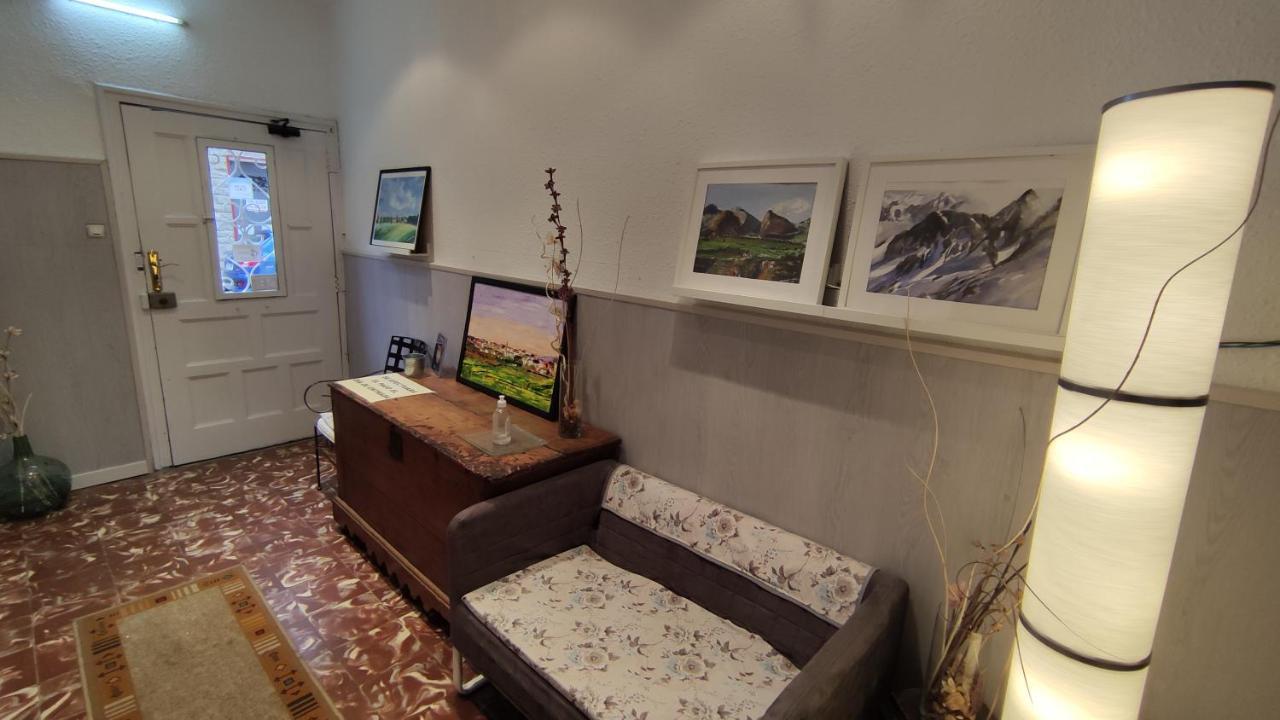Sabiñánigo Hostal Escartin מראה חיצוני תמונה